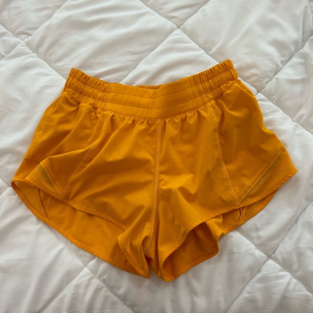 Lululemon Hotty Hot Shorts 2.5 Size 6